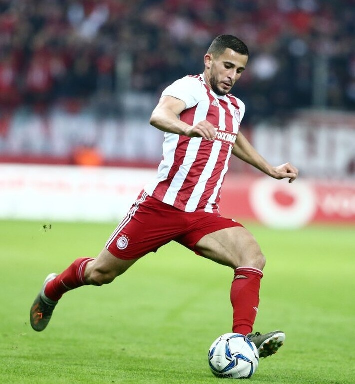 Σημειώνεται πως ο 29χρονος μπακ μένει ελεύθερος τον Ιούνιο και από την 1η Ιανουαρίου μπορεί να διαπραγματευτεί και να υπογράψει με ομάδα της αρεσκείας του εν όψει του καλοκαιριού.