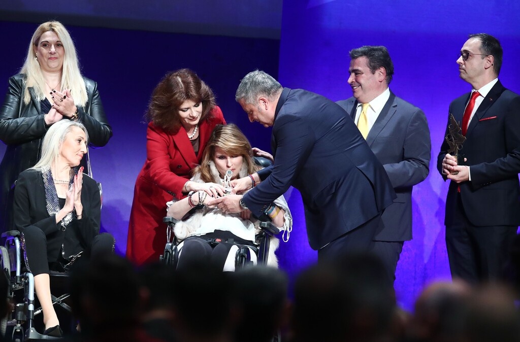 Ολυμπιακός: Ο Μαρινάκης κάλυψε τα έξοδα για την αποκατάσταση της Μυρτώς (photos)