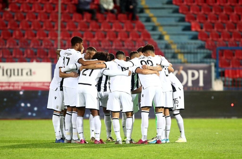 Εξάλλου, μια ενδεχόμενη πώληση του Στοχ θα έχει πολλαπλά οφέλη για τον ΠΑΟΚ, καθώς θα ελαφρύνει τον προϋπολογισμό του, ενώ θα ισορροπήσει και στο Financial Fair Play.