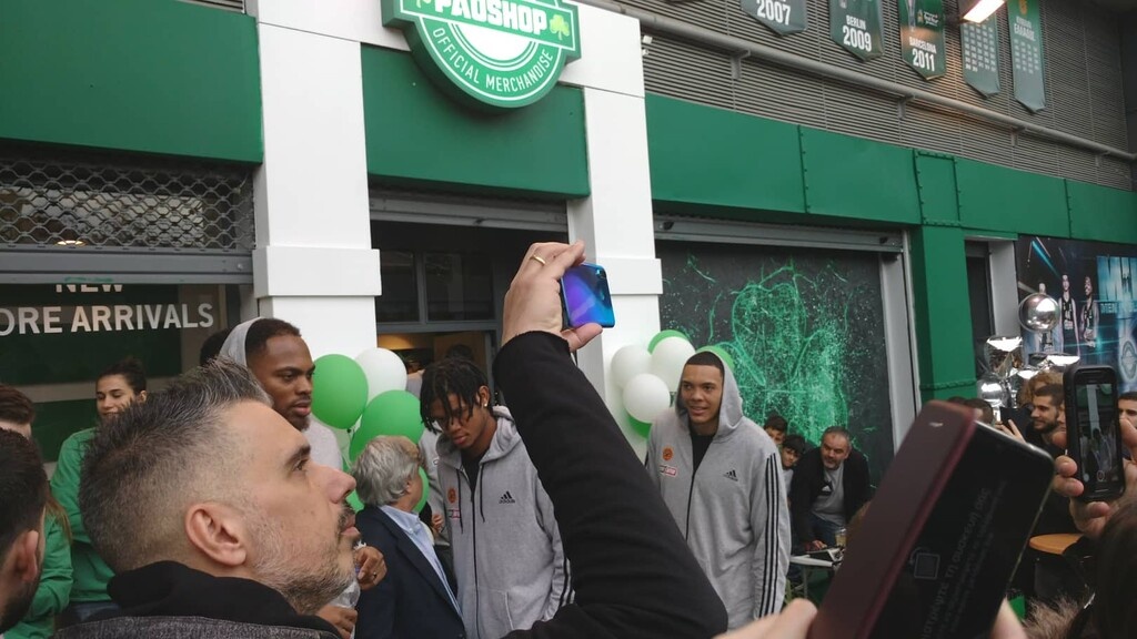 Λαμπρά εγκαίνια του νέου PAO Shop στη Λεωφόρο (videos+photos)