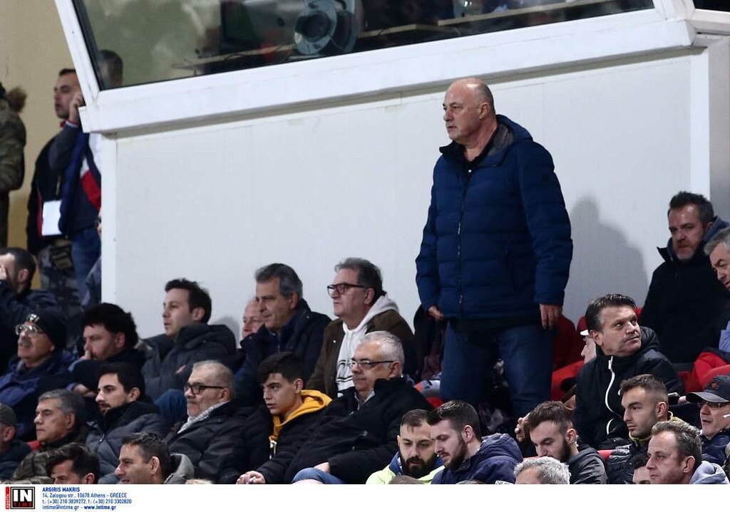 Βόλος-Ολυμπιακός: Ένταση και σύρραξη Μπέου-Καραπαπά! (photos&video)