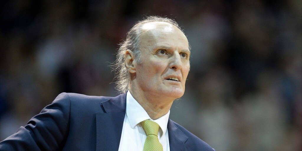 Ο Ντούσκο Ιβάνοβιτς αφού αποχώρησε από τον πάγκο της Μπεσίκτας...