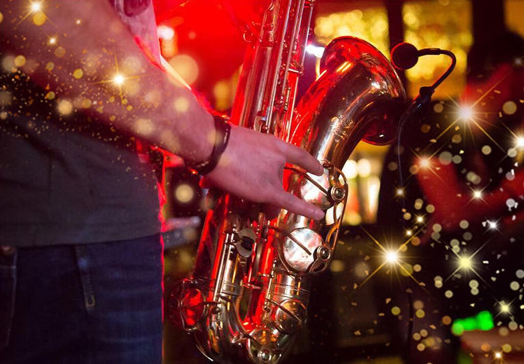 Rock Avenue: Σε... εορταστικό «mood» με κιθάρα και σαξόφωνο