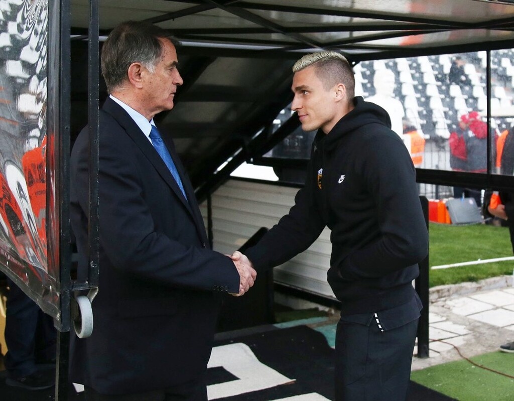 Στο τιμόνι της εθνικής Βοσνίας βρίσκεται ο Ντούσαν Μπάγεβιτς, ο οποίος έχει μιλήσει με τον παίκτη και του έχει πει ότι τον υπολογίζει.