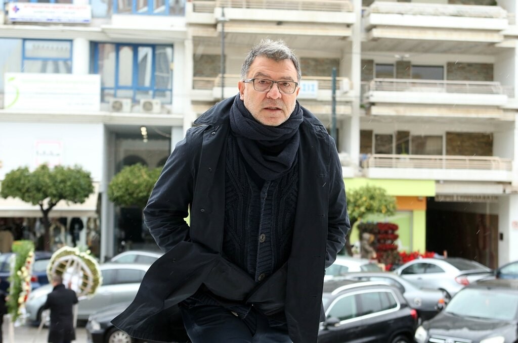 Συγκίνηση στην κηδεία του Ηλία Ρωσίδη – Με τη σημαία του Ολυμπιακού στην τελευταία κατοικία (photos)