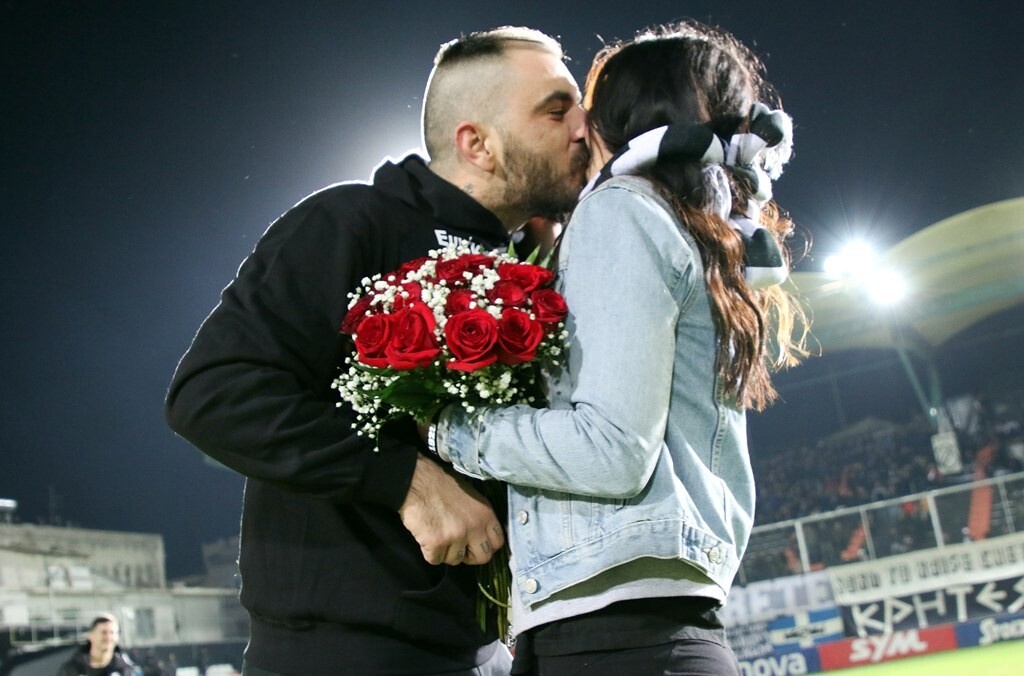 ΟΦΗ-ΝΠΣ Βόλος: Γκολ… οπαδού στο ημίχρονο με πρόταση γάμου (photos)