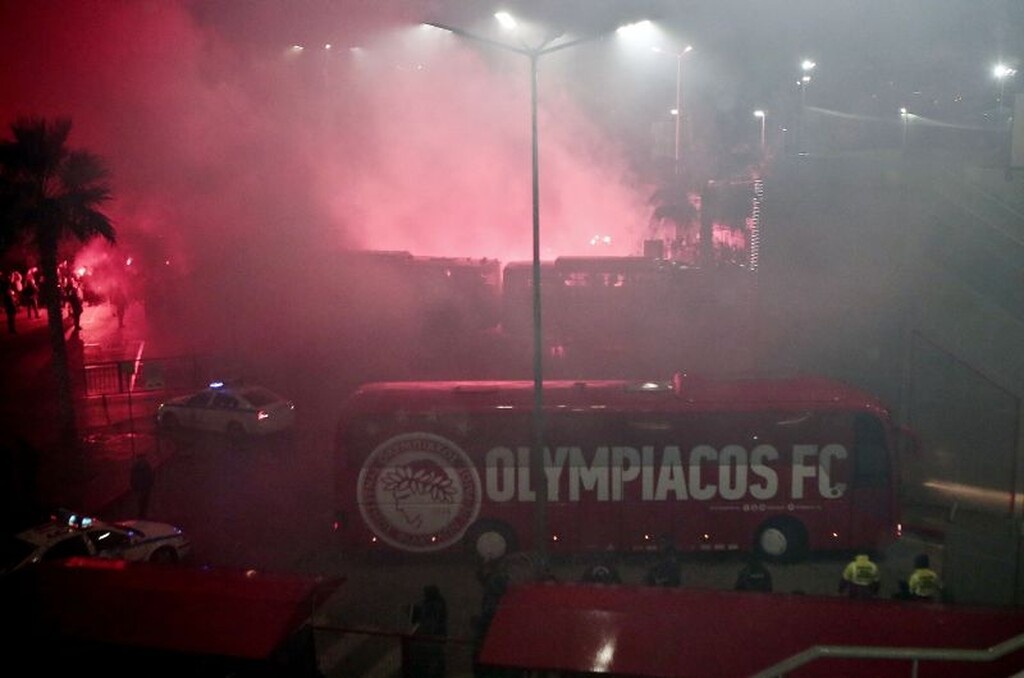 Ολυμπιακός – Παναθηναϊκός: Δακρυγόνα στο «Γεώργιος Καραϊσκάκης»