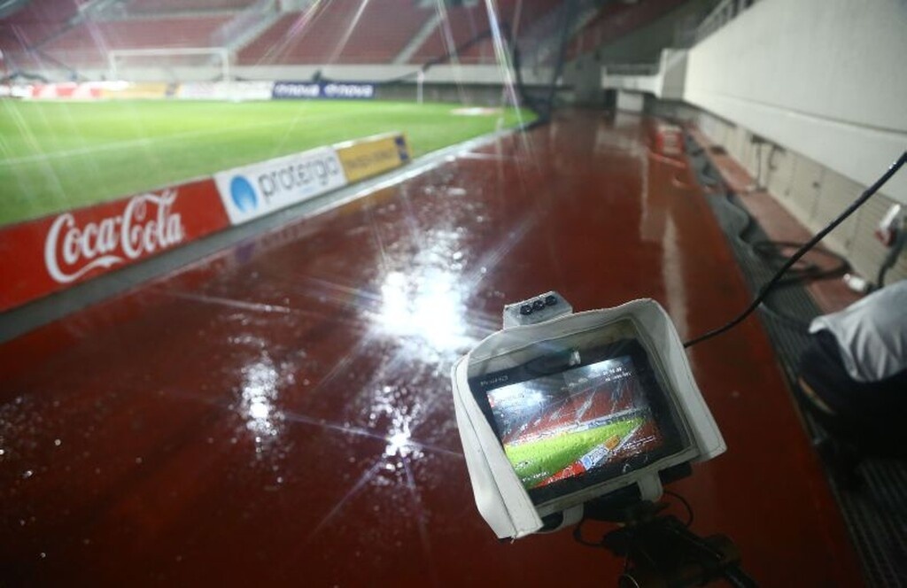 Ολυμπιακός – Παναθηναϊκός: Δακρυγόνα στο «Γεώργιος Καραϊσκάκης»