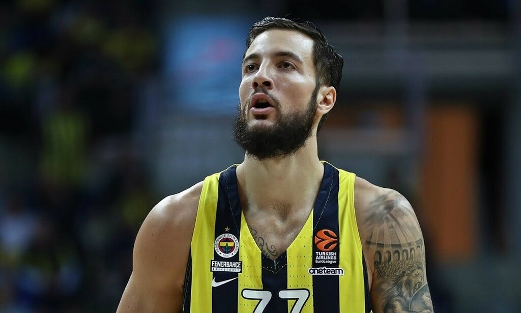 H απάντηση του Λοβέρν για το μέλλον του (photos)