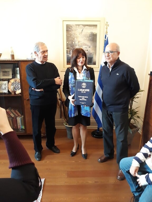 Με… άρωμα Απόλλωνα η κοπή της Πρωτοχρονιάτικης πίτας στο Ελληνικό Προξενείο Σμύρνης