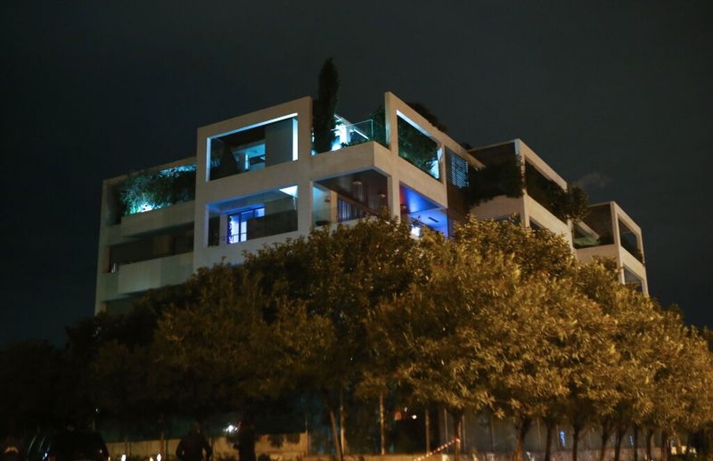 Το δεύτερο σενάριο, όμως, εμπλέκει και την κόρη του Ντάρκο Κοβάσεβιτς και μια περιπέτεια που είχε στο παρελθόν.