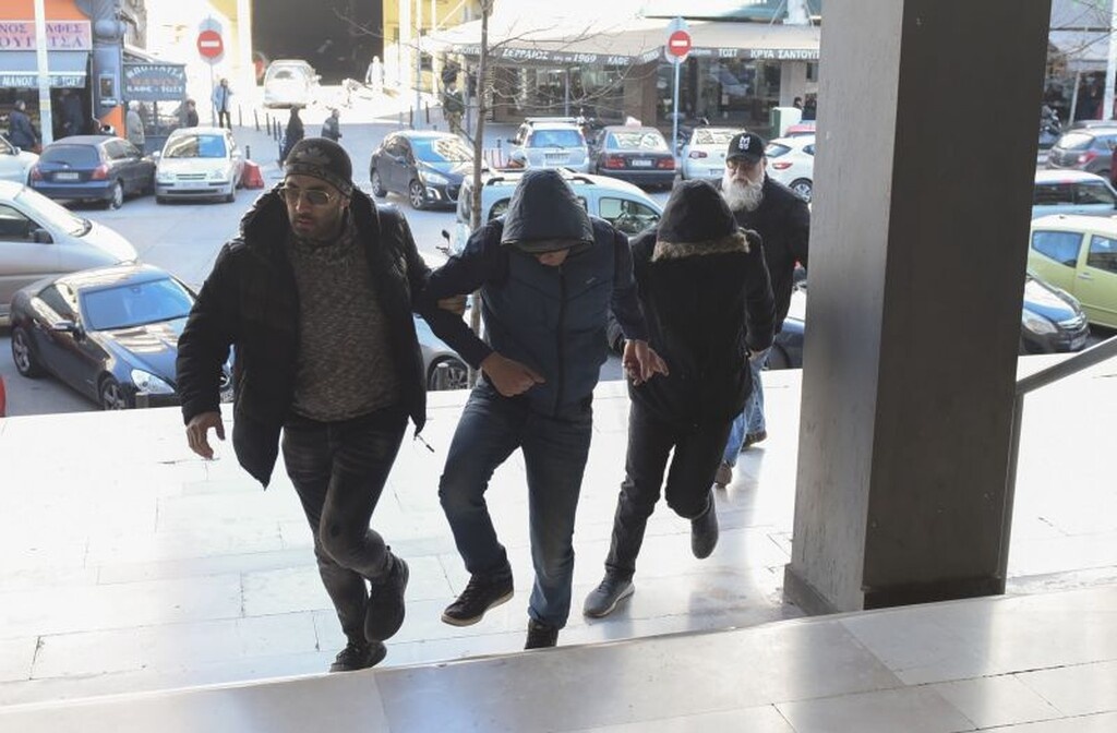 Στην ανακρίτρια οι συλληφθέντες για τον θάνατο του Βούλγαρου οπαδού (photos)