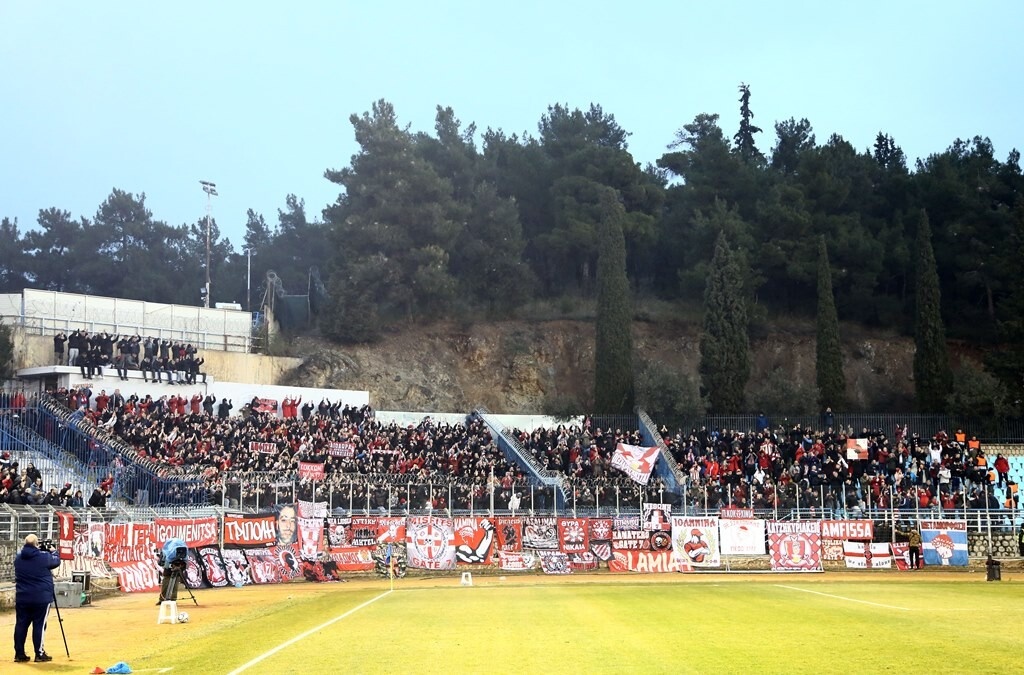 Λαμία-Ολυμπιακός: «Κοκκίνησε» το ΔΑΚ Λαμίας (photos)