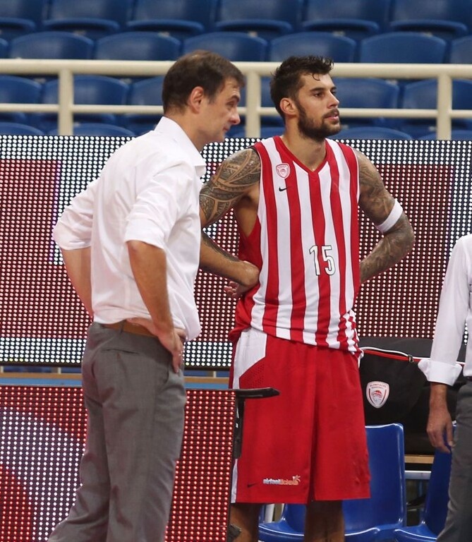 Ο ένας, είναι ο Γιώργος Πρίντεζης...