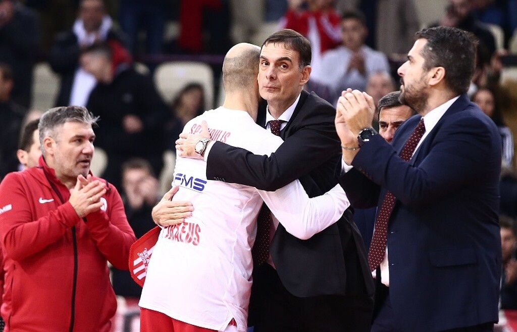 Ολυμπιακός - Άλμπα: Τιμήθηκε ο Σπανούλης! (photos)