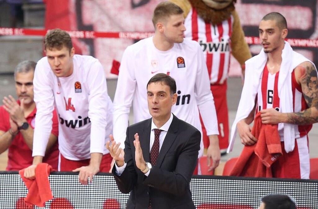 Ολυμπιακός-Άλμπα Βερολίνου: Το έζησε έντονα ο Μπαρτζώκας (photos)