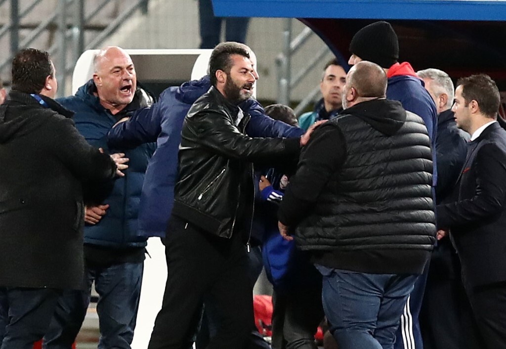 Super League: Καμπάνα δύο μηνών σε Καραπαπά και Μπέο! (photos)