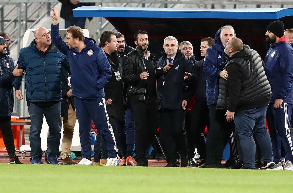 Super League: Καμπάνα δύο μηνών σε Καραπαπά και Μπέο! (photos)