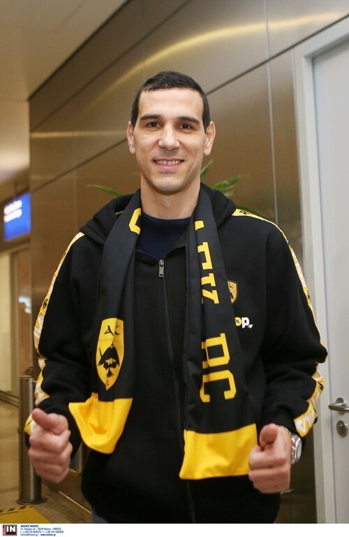 Επέστρεψε ο Ζήσης: «Μεγάλη η επιθυμία μου να γυρίσω στην ΑΕΚ» (photos)