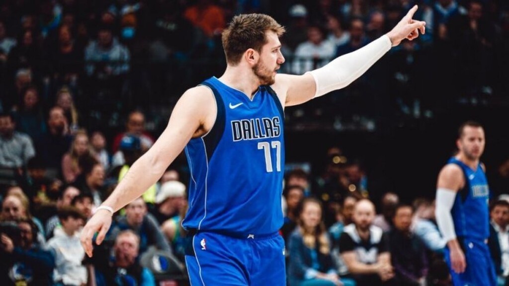 NBA: Συνέχισαν με νίκες Μάβερικς, Σίξερς και Ράπτορς! (photos+video)