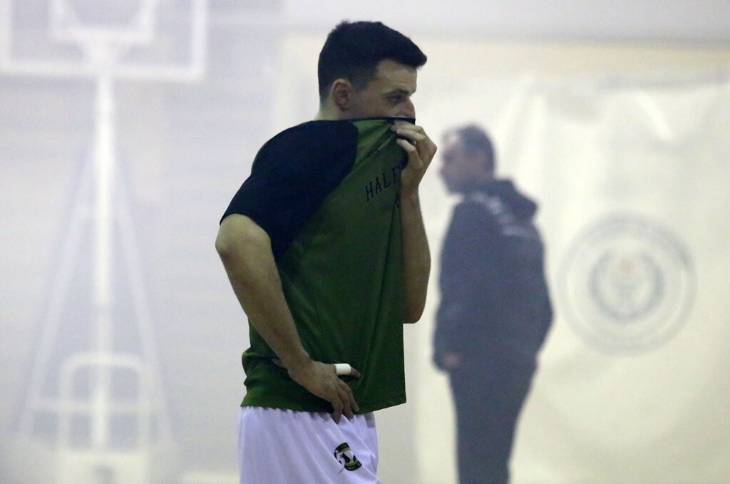 Καπνογόνα, χάος και θλιβερές εικόνες στο Δάφνη Δαφνίου - Ολυμπιακός (photos)