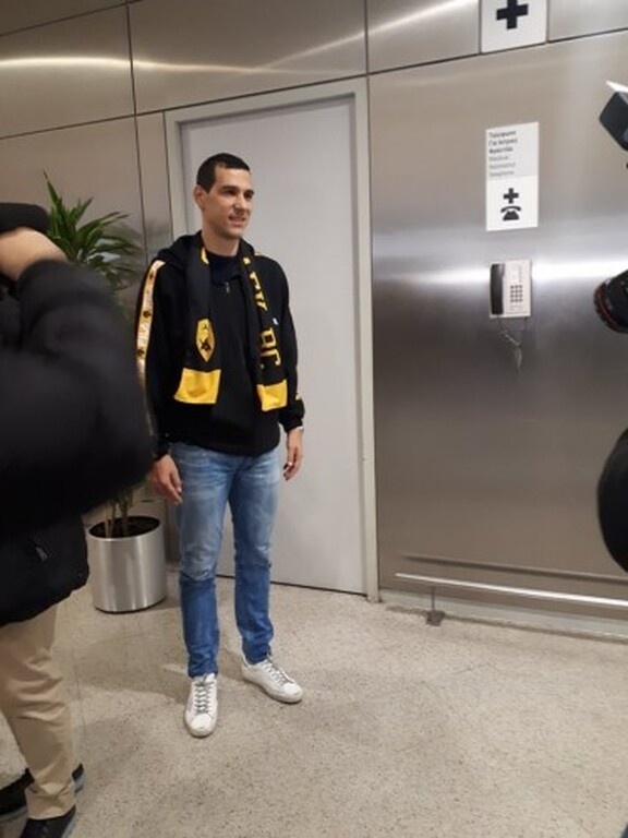 Επέστρεψε ο Ζήσης: «Μεγάλη η επιθυμία μου να γυρίσω στην ΑΕΚ» (photos)