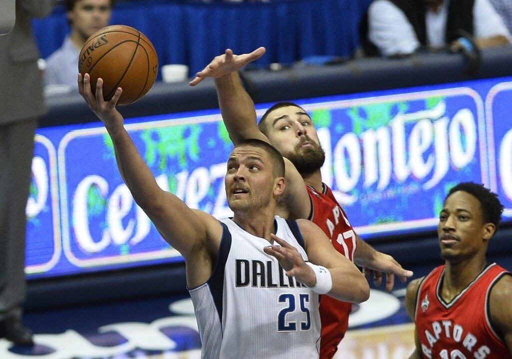 Ο άτυχος φόργουορντ, είναι ο Τσάντλερ Πάρσονς. Νυν παίκτης των Χοκς που έχει αγωνιστεί ακόμα σε Χιούστον Ρόκετς, Ντάλας Μάβερικς και Μέμφις Γκρίζλις.