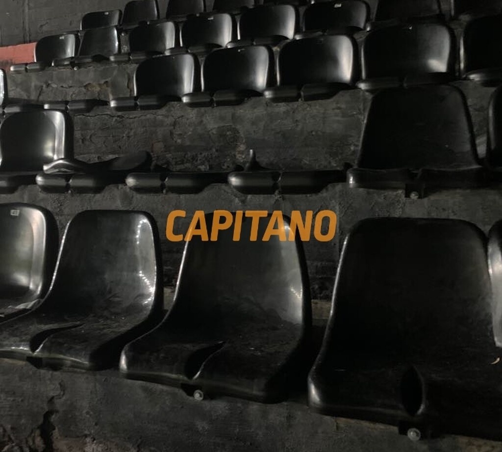 Επεισοδιακό το ΟΦΗ-Ολυμπιακός: Σπασμένα καθίσματα στο «Γεντί Κουλέ», χάος στο πλοίο (photos)