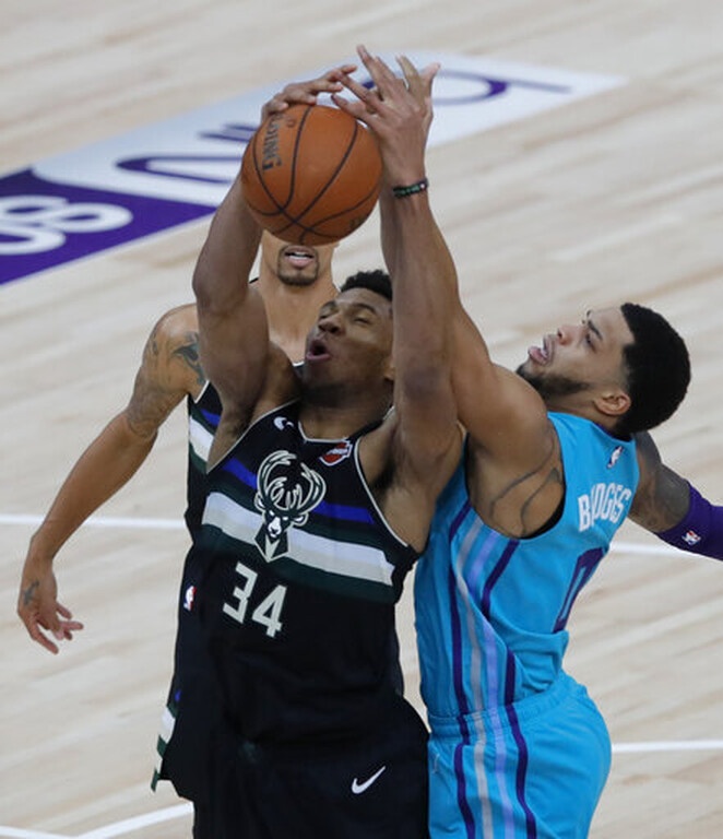 NBA: Με show του Γιάννη κυρίαρχοι στο Παρίσι οι Μπακς (videos+photos)