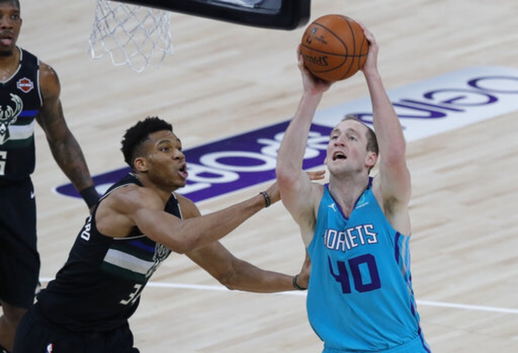 NBA: Με show του Γιάννη κυρίαρχοι στο Παρίσι οι Μπακς (videos+photos)