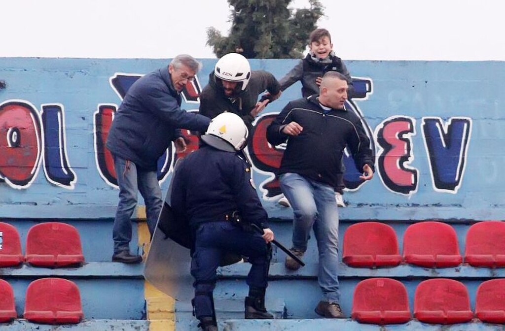 Επεισόδια στη Νέα Σμύρνη: Έπεσε ξύλο στο Πανιώνιος-Ατρόμητος (photos)