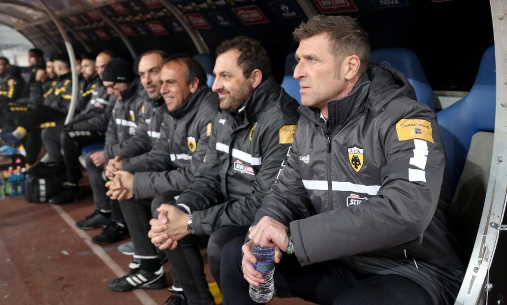 ΑΕΚ-Ολυμπιακός: Η αντίδραση του Σιμάνσκι όταν ο Καρέρα κατάλαβε το λάθος με Ολιβέιρα