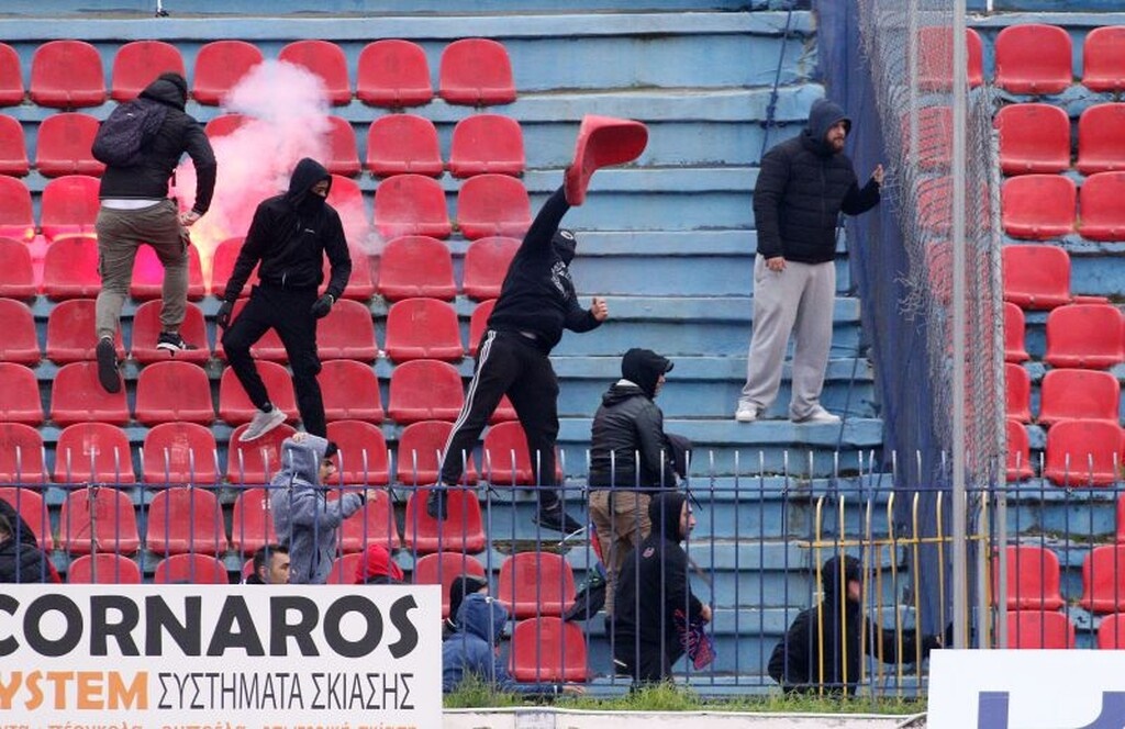 Επεισόδια στη Νέα Σμύρνη: Έπεσε ξύλο στο Πανιώνιος-Ατρόμητος (photos)