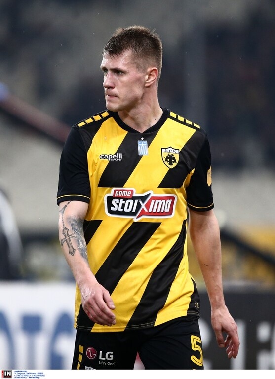 ΑΕΚ-Ολυμπιακός: Η αντίδραση του Σιμάνσκι όταν ο Καρέρα κατάλαβε το λάθος με Ολιβέιρα