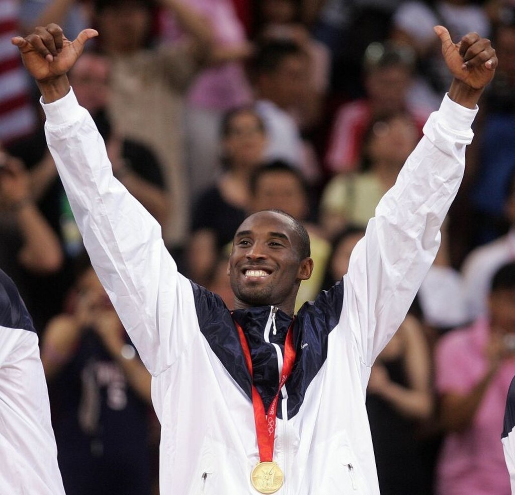 Ο «black mamba» έχασε τη ζωή του σε αεροπορικό δυστύχημα όταν έπεσε το ελικόπτερό του...