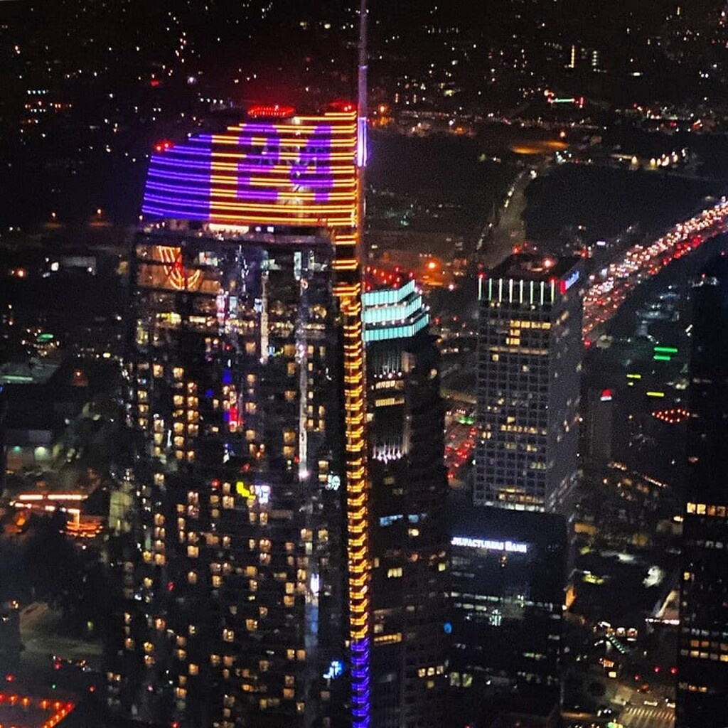 Κόμπι Μπράιαντ: Στα χρώματα των Λέικερς γήπεδα και κτήρια στις ΗΠΑ (photos)