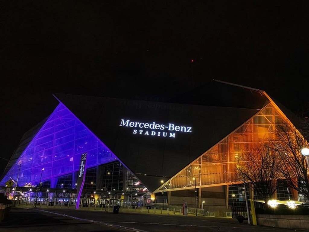 Κόμπι Μπράιαντ: Στα χρώματα των Λέικερς γήπεδα και κτήρια στις ΗΠΑ (photos)