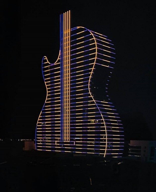 Κόμπι Μπράιαντ: Στα χρώματα των Λέικερς γήπεδα και κτήρια στις ΗΠΑ (photos)