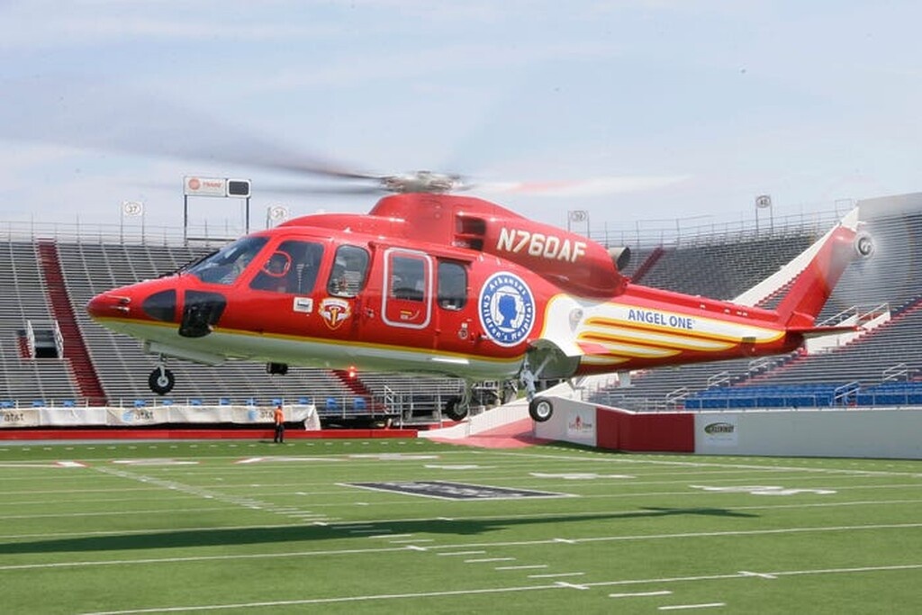 Τα Sikorsky S-76 έχουν χρησιμοποιηθεί και για ιατρικούς λόγους, όπως η εναέρια μεταφορά ανθρώπων που είχαν άμεση ανάγκη για βοήθεια και γενικότερα δεν έχει παρουσιάσει μηχανικά προβλήματα και βλάβες στο παρελθόν.