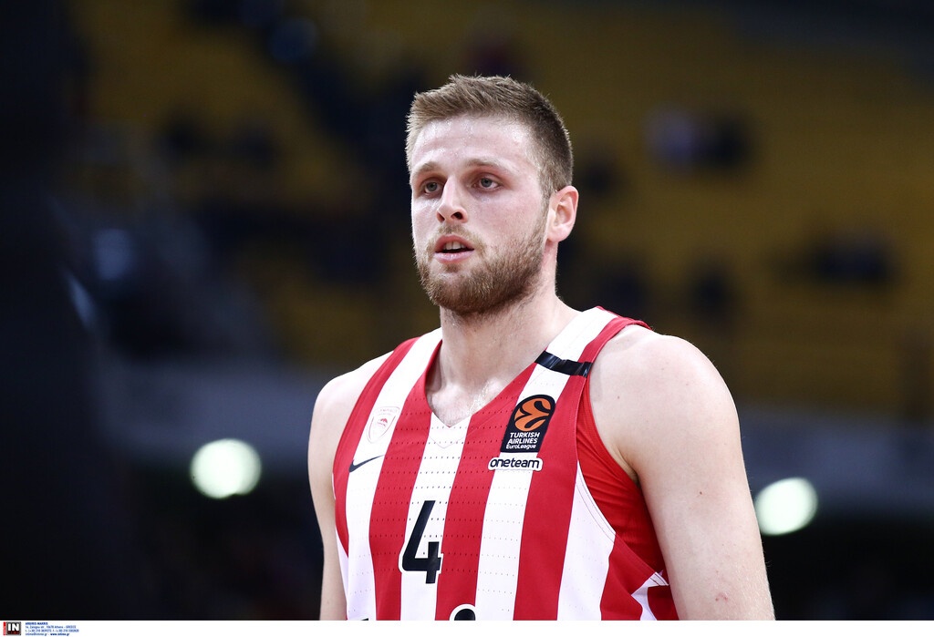 «Πάγωσε» το ΣΕΦ, τραυματίστηκε ο Χαραλαμπόπουλος (photos)