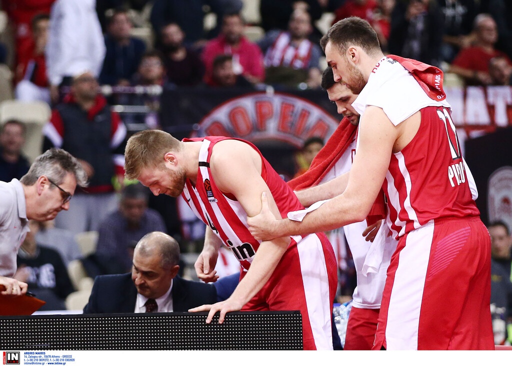 «Πάγωσε» το ΣΕΦ, τραυματίστηκε ο Χαραλαμπόπουλος (photos)