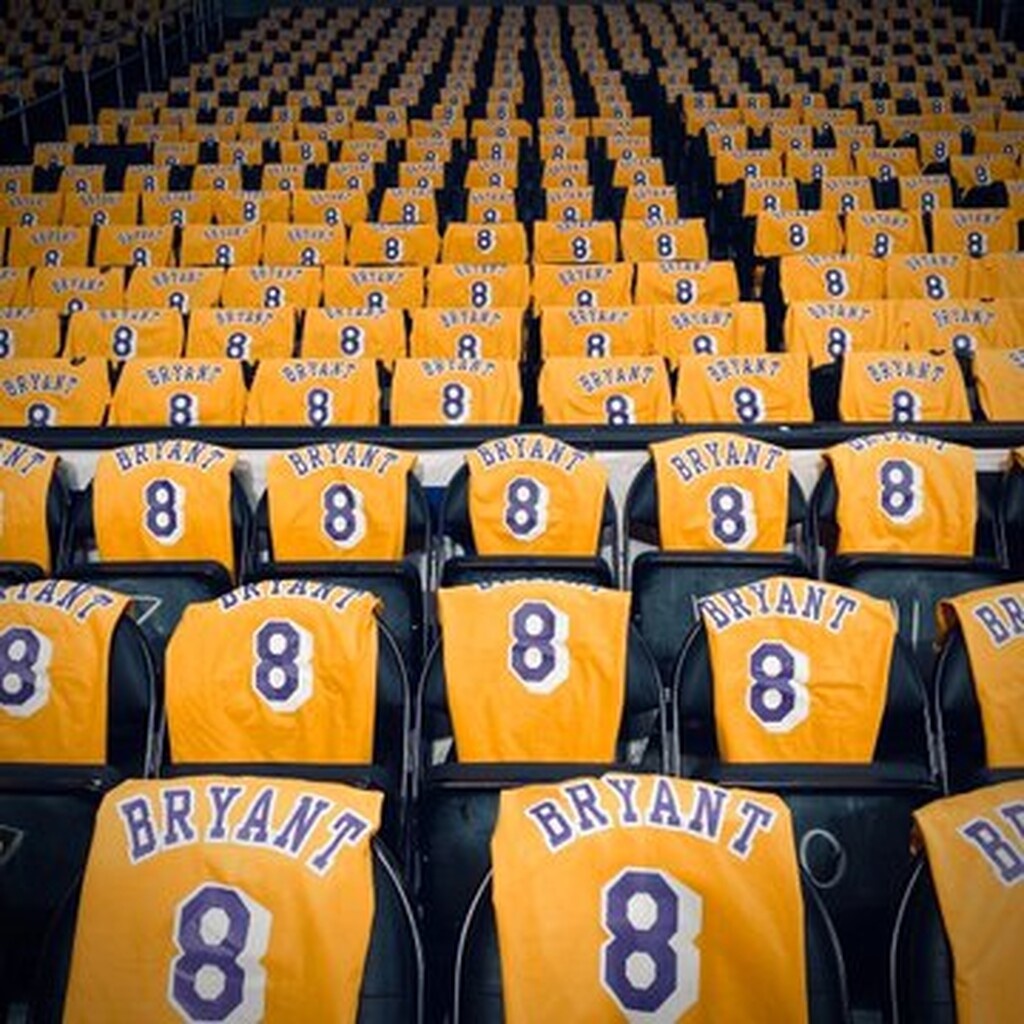 Το «Staples Center» θα γεμίσει φανέλες του Κόμπι Μπράιαντ (photos)