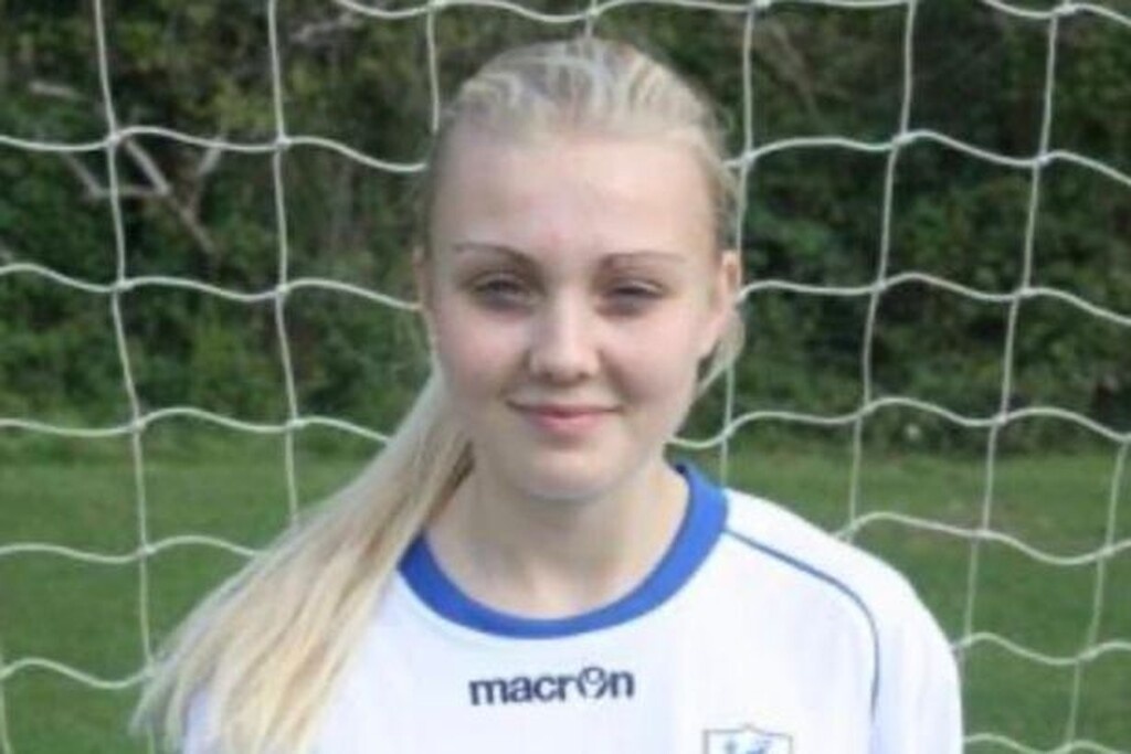 Ο ξανθός «άγγελος» έπαιζε ποδόσφαιρο στην Enfield Town Ladies FC, με την ομάδα να στέλνει τα δικά της συλλυπητήρια προς την οικογένεια της κοπέλας.
