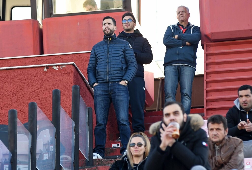 Καζάνι που «βράζει» η Παναχαϊκή! Πανό και συνθήματα κατά διοίκησης (photos)