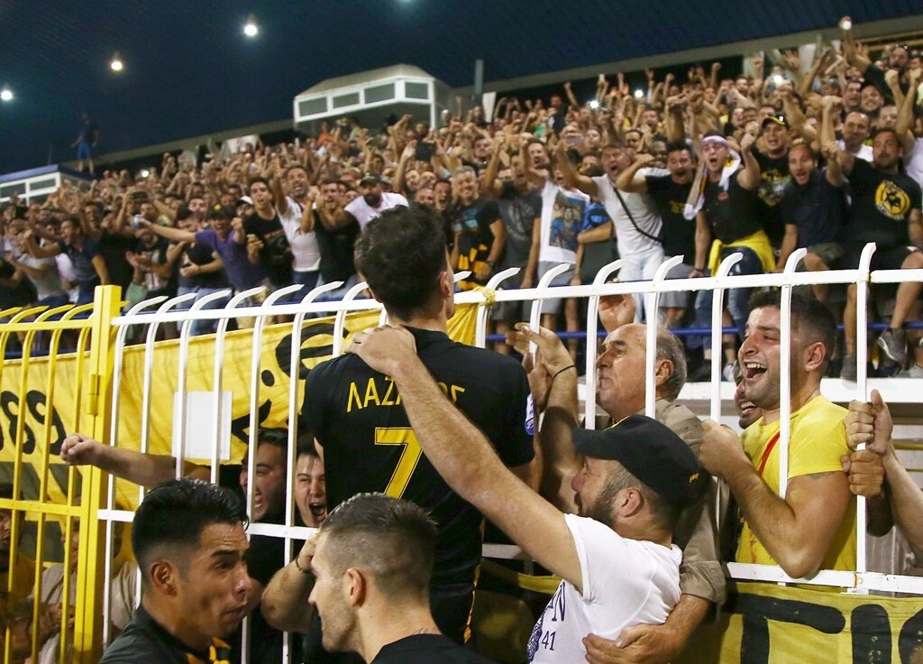 ΑΕΚ: Αμόκ για Αραούχο - Στο αεροδρόμιο οπαδοί! (photos)