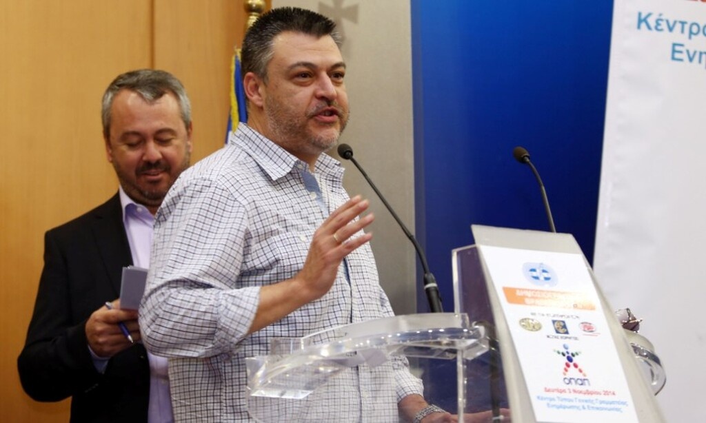 Θυμίζουμε ότι ο Βαγγέλης Μπραουδάκης βρέθηκε επίσης στο στόχαστρο του ΠΑΟΚ που έκανε λόγο περί συναντήσεων σε δικηγορικό γραφείο με τον δικηγόρο, κ.Τζουγανάτο και τη γενική διευθύντρια της ΠΑΕ Ολυμπιακός, Λίνα Σουλούκου.