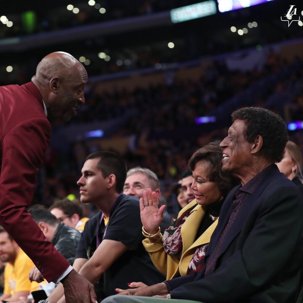 Λύγισαν όλοι για τον Κόμπι Μπράιαντ στο Staples Center (photos+video)