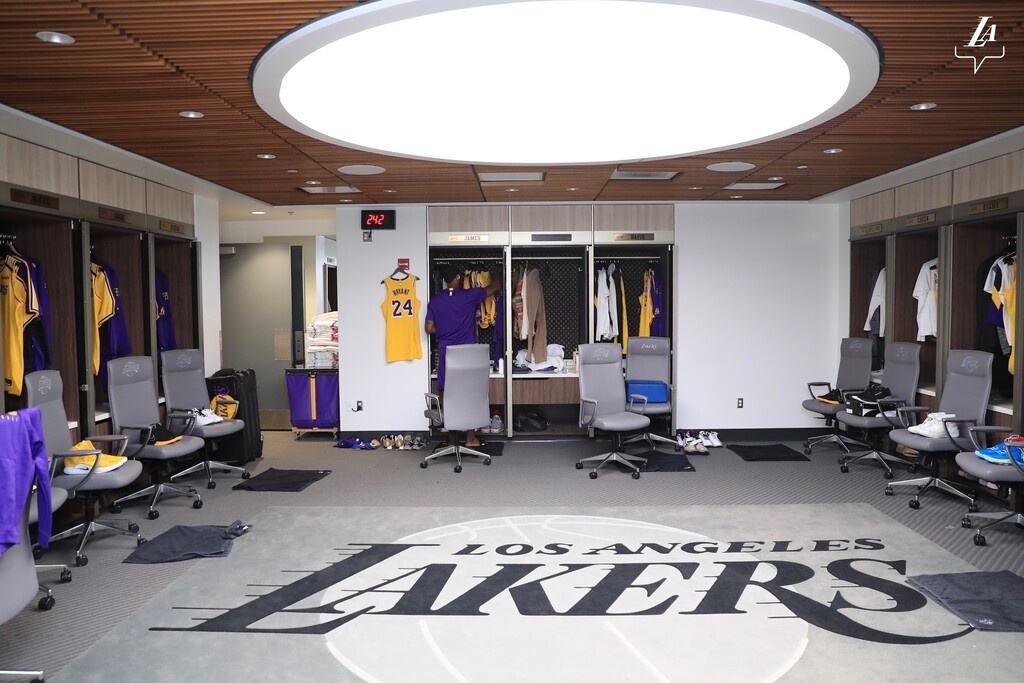 Λύγισαν όλοι για τον Κόμπι Μπράιαντ στο Staples Center (photos+video)