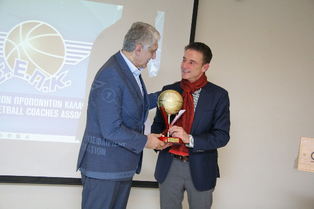 Πιτίνο: «Δεν με απασχολεί ο Ολυμπιακός ή ο ΠΑΟΚ, είμαστε όλοι Έλληνες»
