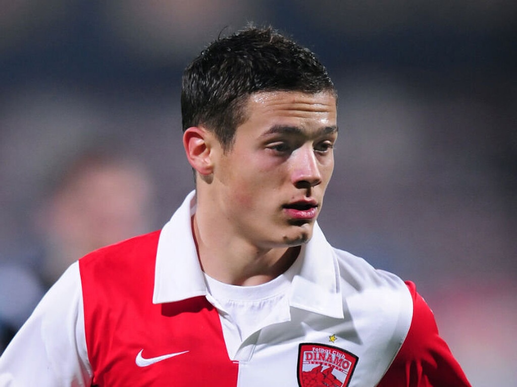 Ο ιταλικός σύλλογος τον παραχώρησε δανεικό σε Γρανάδα, Εσπανιόλ, Κόνιασπορ και Οσμανλίσπορ, ενώ στη συνέχεια πήγε με κανονική μεταγραφή στη Ρωσία και την Ακχμάτ Γκρόζνι.